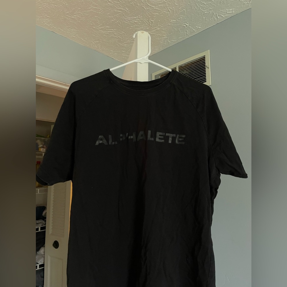 Alphalete blackout edition performance shirt. Mens shirt. Great condition.